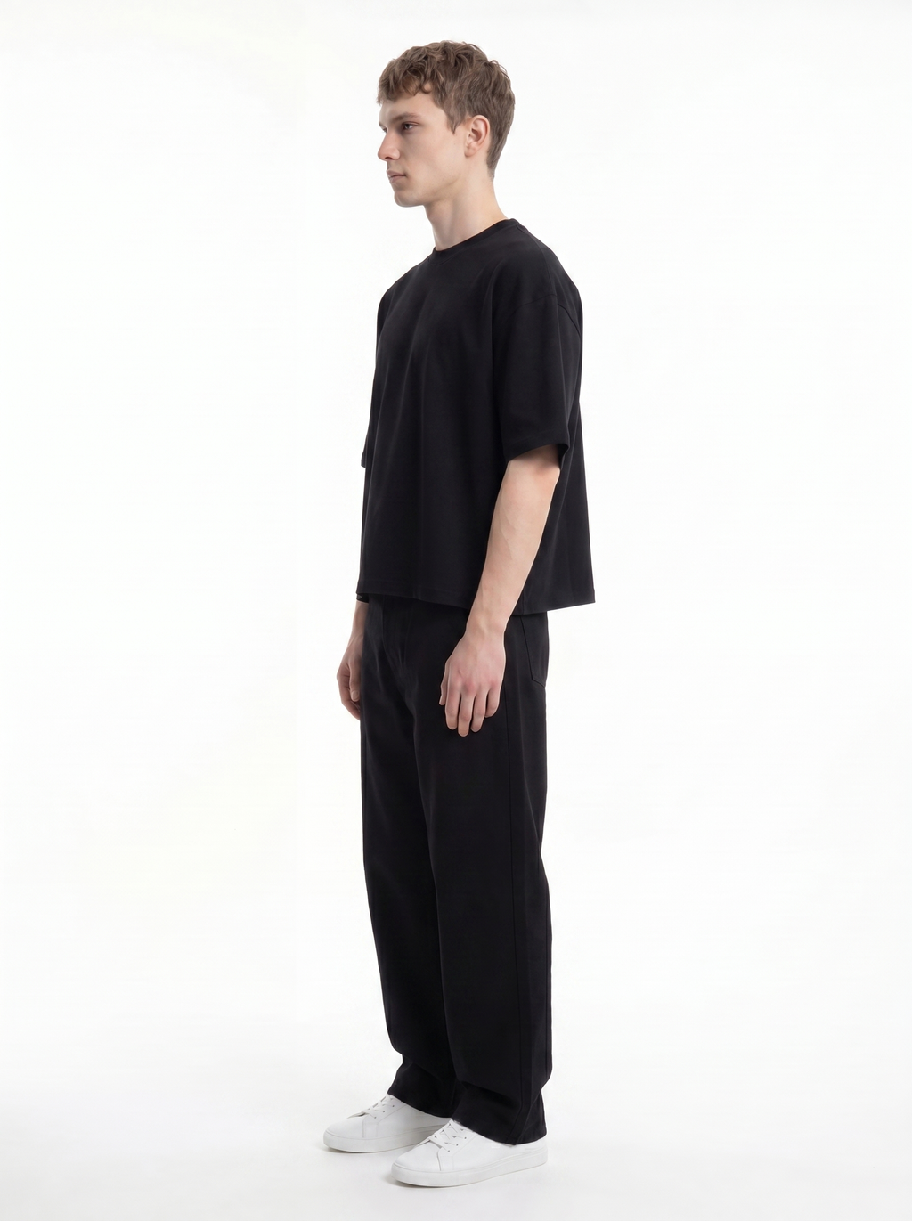 BASIC HEAVYWEIGHT T-SHIRT - BLACK