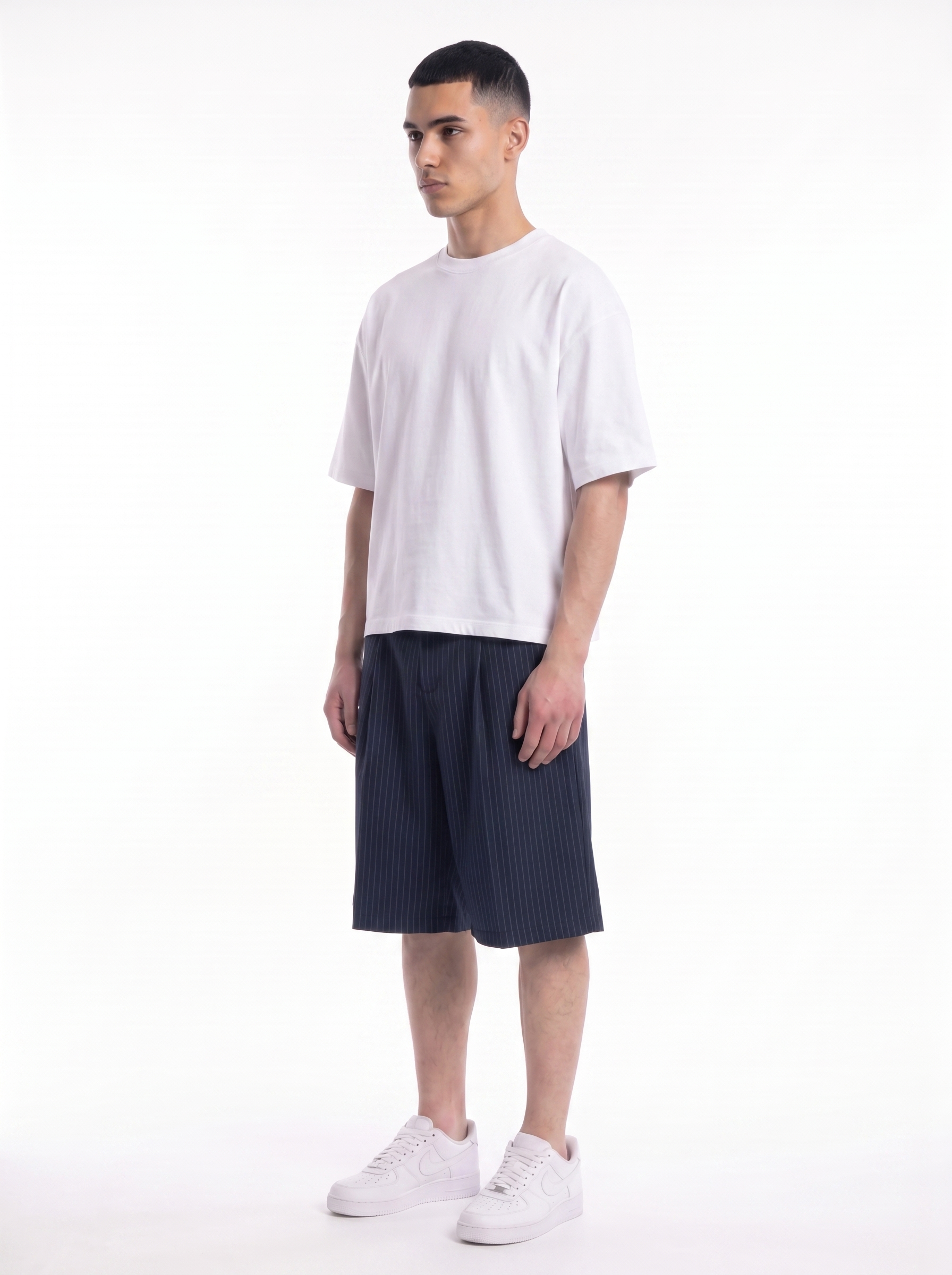 STRIPED WIDE-LEG PLEATED SHORTS - NAVY