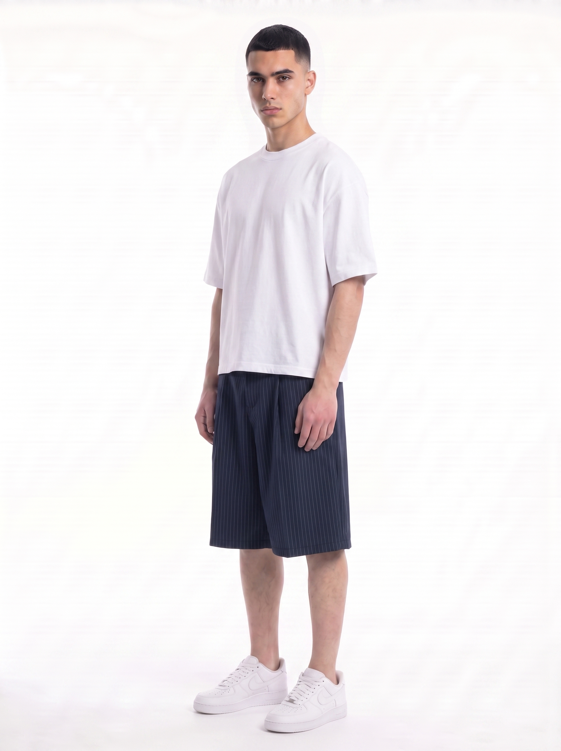 STRIPED WIDE-LEG PLEATED SHORTS - NAVY