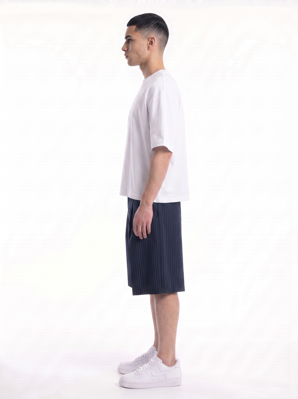 STRIPED WIDE-LEG PLEATED SHORTS - NAVY