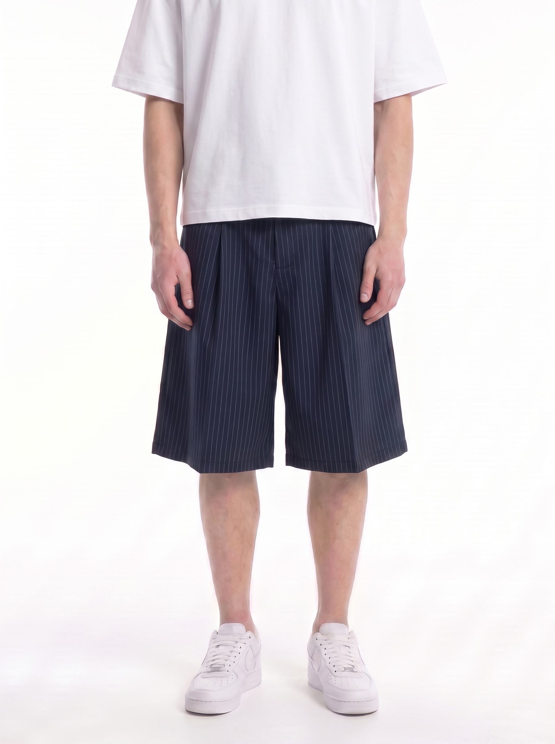 STRIPED WIDE-LEG PLEATED SHORTS - NAVY